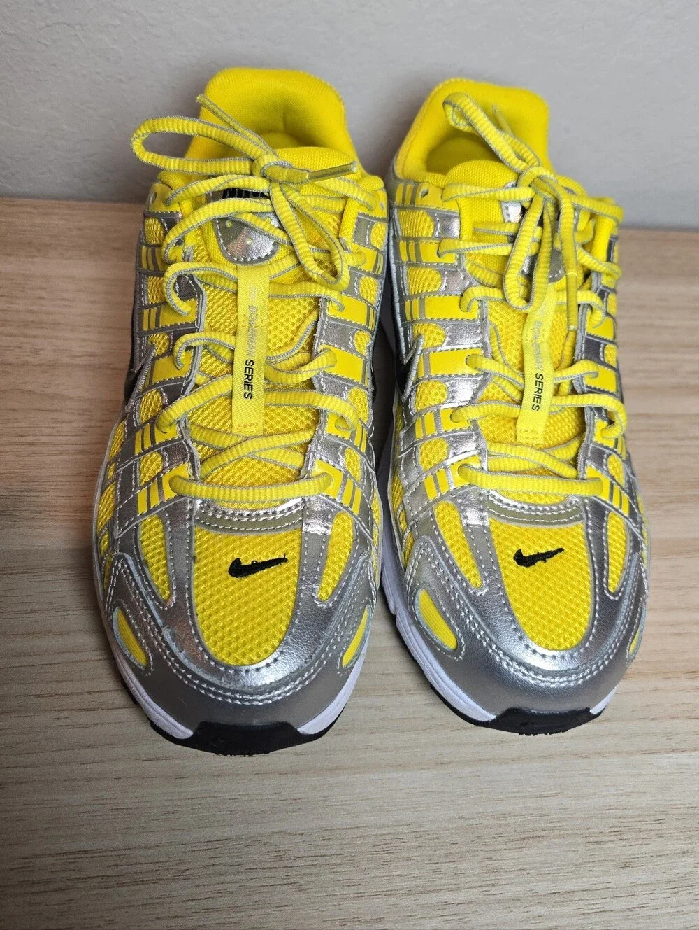 Nike P-6000 Yellow Metallic Silver Boys 7 7Y Or Womens 8.5